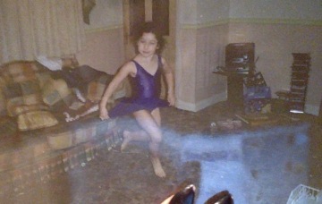 Very poor quality BUT check out that foot work, you can tell I was going to drop some foot in the raves, back in the ballet days.